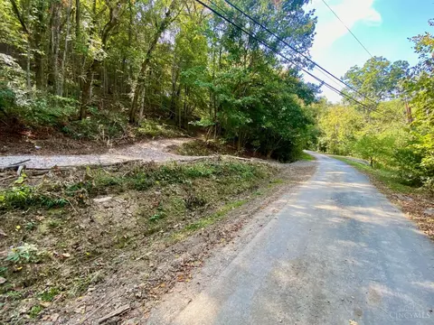 6 Eagle Creek Rd, Huntington Twp, OH 45167