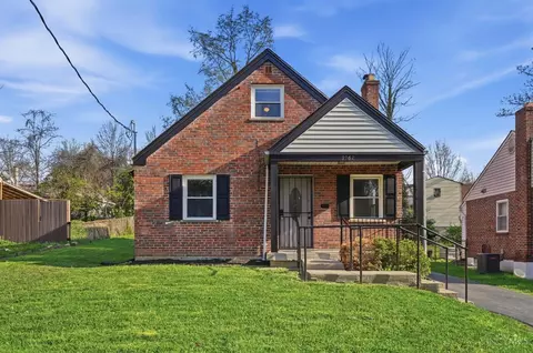 3962 Standish Ave, Cincinnati, OH 45213