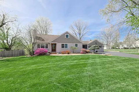 5801 Kenwood Rd, Madeira, OH 45243