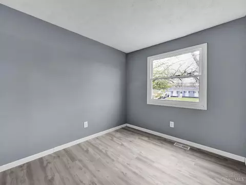 Bedroom - 1034 Kemper Rd, Forest Park, OH 45240 photo 5 of 7