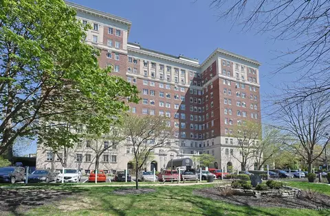 3900 Rose Hill Ave, Cincinnati, OH 45229