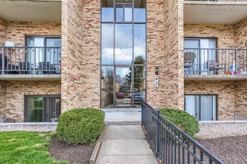 547 Davis Rd, Cincinnati, OH 45255