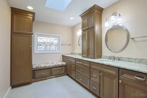 Bath - 9306 Bluewing Ter, Blue Ash, OH 45236 photo 1 of 6