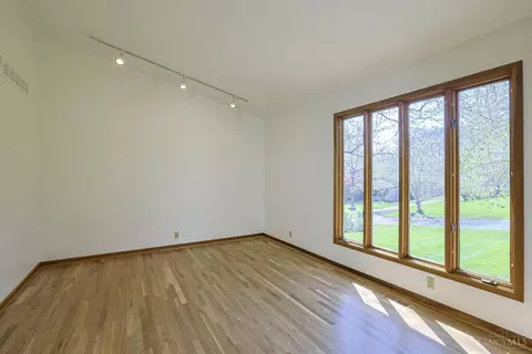 Living - 9306 Bluewing Ter, Blue Ash, OH 45236 photo 6 of 9