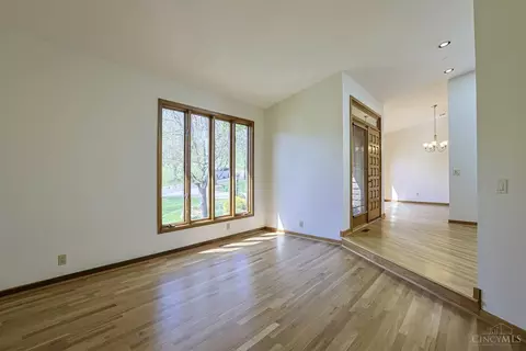 Living - 9306 Bluewing Ter, Blue Ash, OH 45236 photo 7 of 9
