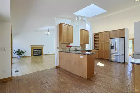 Kitchen - 9306 Bluewing Ter, Blue Ash, OH 45236 photo 6 of 6