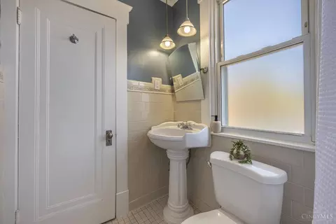 Bath - 3736 Herbert Ave, Cheviot, OH 45211 photo 3 of 4
