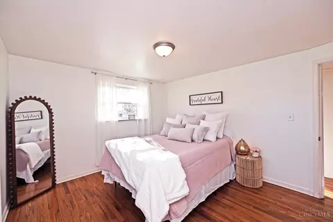 Bedroom - 747 Jarole Dr, Cincinnati, OH 45245 photo 2 of 7