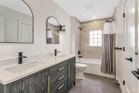 Bath - 6845 E Fork Rd, Cincinnati, OH 45227 photo 5 of 6