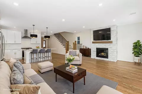 Living - 6845 E Fork Rd, Cincinnati, OH 45227 photo 4 of 10