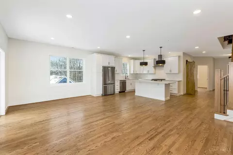 Living - 6845 E Fork Rd, Cincinnati, OH 45227 photo 8 of 10