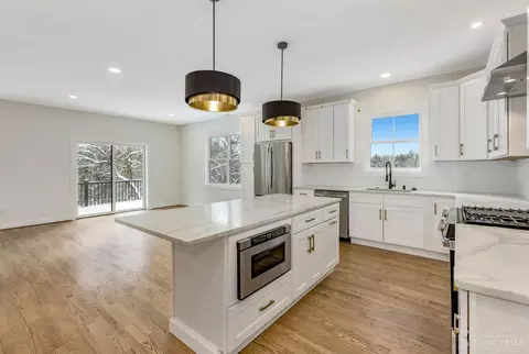 Kitchen - 6845 E Fork Rd, Cincinnati, OH 45227 photo 3 of 5