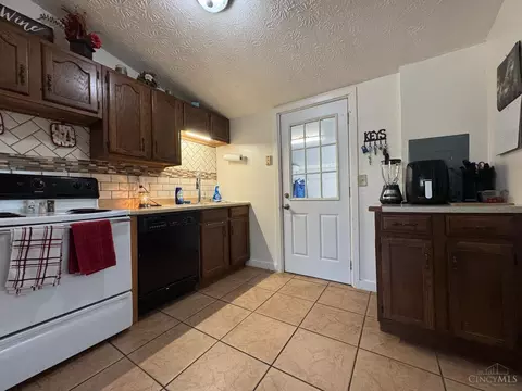 Kitchen - 196 Orchard Cir, Blanchester, OH 45107 photo 1 of 2