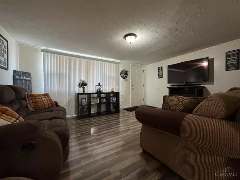 Living - 196 Orchard Cir, Blanchester, OH 45107 photo 2 of 3