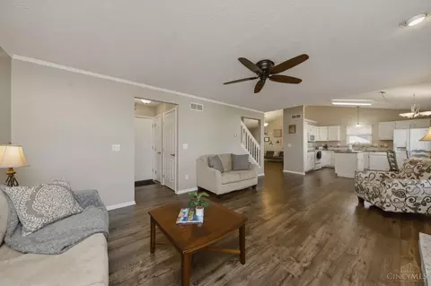 Entry Way - 688 Whippoorwill Dr, Cincinnati, OH 45244 photo 3 of 5