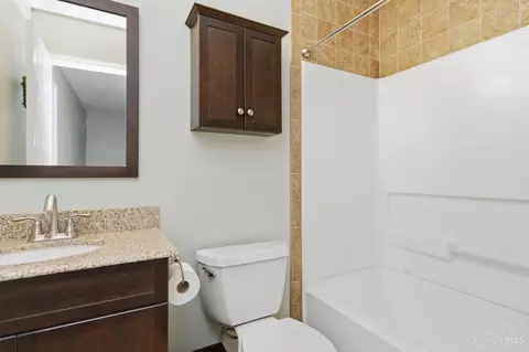 Bath - 688 Whippoorwill Dr, Cincinnati, OH 45244 photo 3 of 3