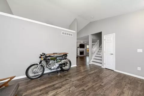 Entry Way - 688 Whippoorwill Dr, Cincinnati, OH 45244 photo 1 of 5