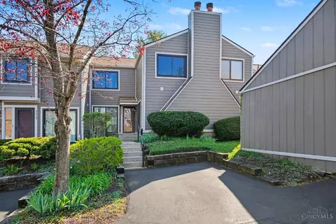 9910 Timbers Dr, Blue Ash, OH 45242
