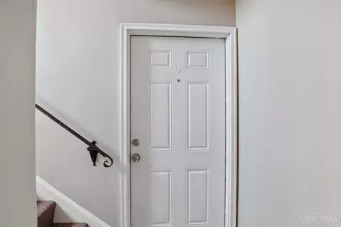 Entry Way - 1153 Omena Pl, Cincinnati, OH 45238 photo 1 of 3