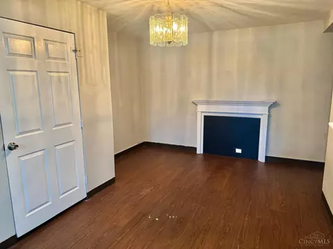 Living - 4843 Reading Rd, Cincinnati, OH 45237 photo 6 of 9
