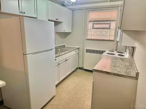 Kitchen - 4843 Reading Rd, Cincinnati, OH 45237 photo 5 of 9