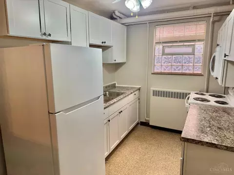 Kitchen - 4843 Reading Rd, Cincinnati, OH 45237 photo 8 of 9