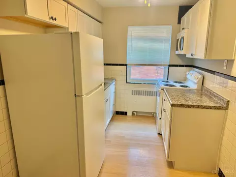 Kitchen - 4843 Reading Rd, Cincinnati, OH 45237 photo 3 of 9