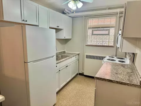 Kitchen - 4843 Reading Rd, Cincinnati, OH 45237 photo 7 of 9