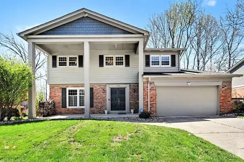 10729 Wellerwoods Dr, Montgomery, OH 45242