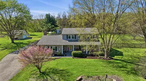 1785 Sunny Acres Dr, Amelia, OH 45102
