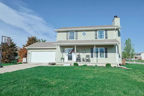 615 St James Pl, Trenton, OH 45067