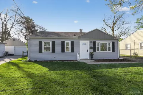 126 Holly Ln, Mason, OH 45040