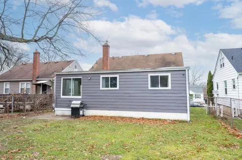 Exterior - 6848 Somerset Dr, Cincinnati, OH 45224 photo 8 of 11