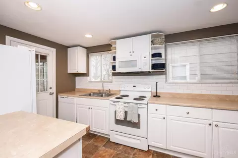Kitchen - 6848 Somerset Dr, Cincinnati, OH 45224 photo 1 of 3