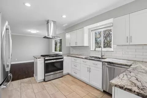 Kitchen - 1577 Silverglade Ct, Cincinnati, OH 45240 photo 1 of 1