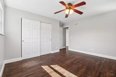 Bedroom - 1577 Silverglade Ct, Cincinnati, OH 45240 photo 4 of 5