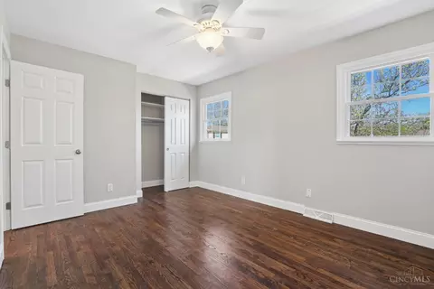 Bedroom - 1577 Silverglade Ct, Cincinnati, OH 45240 photo 5 of 5