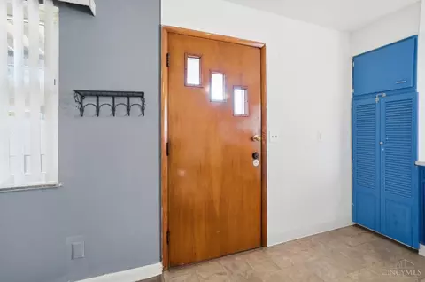 Entry Way - 116 Pike St, Reading, OH 45215 photo 2 of 10