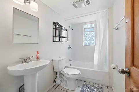 Bath - 116 Pike St, Reading, OH 45215 photo 1 of 6