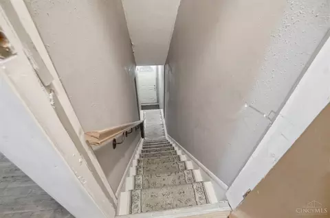 Entry Way - 116 Pike St, Reading, OH 45215 photo 3 of 10