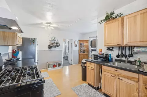 Kitchen - 116 Pike St, Reading, OH 45215 photo 5 of 10