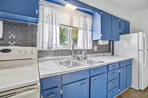 Kitchen - 116 Pike St, Reading, OH 45215 photo 4 of 10