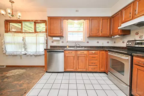 466 Stephens Rd, Hamilton Township, OH 45039 photo 4