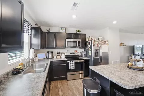 Kitchen - 1474 Deters Dr, Harrison, OH 45030 photo 3 of 5