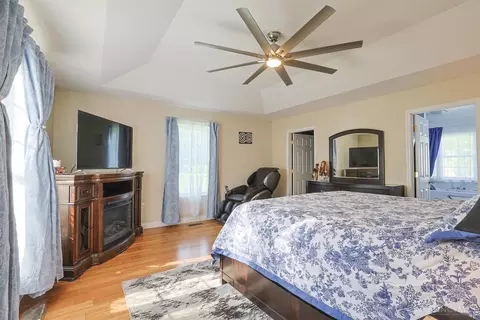 Bedroom - 9275 Whitebirch Dr, Cincinnati, OH 45231 photo 1 of 6