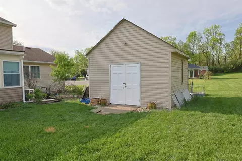 Exterior - 9275 Whitebirch Dr, Cincinnati, OH 45231 photo 12 of 16