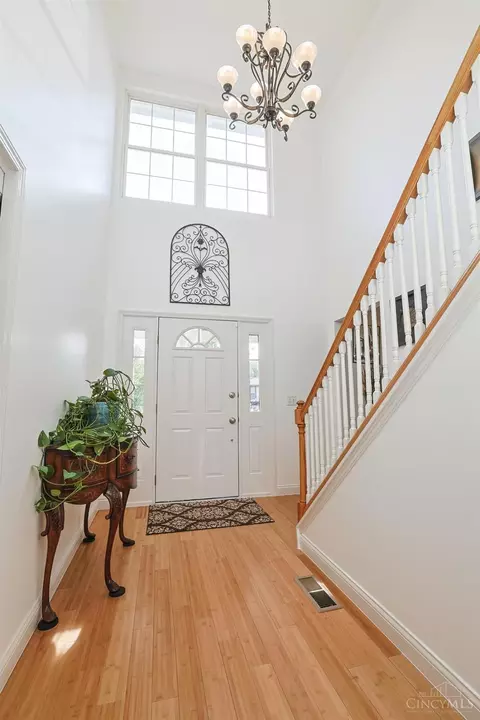 Entry Way - 9275 Whitebirch Dr, Cincinnati, OH 45231 photo 5 of 6