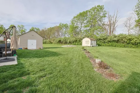 Exterior - 9275 Whitebirch Dr, Cincinnati, OH 45231 photo 10 of 16