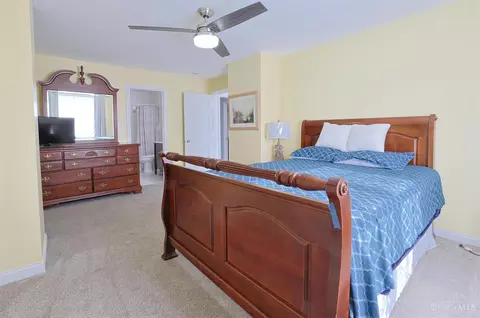 Bedroom - 9275 Whitebirch Dr, Cincinnati, OH 45231 photo 4 of 6
