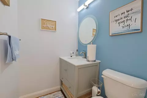 Bath - 9275 Whitebirch Dr, Cincinnati, OH 45231 photo 4 of 8